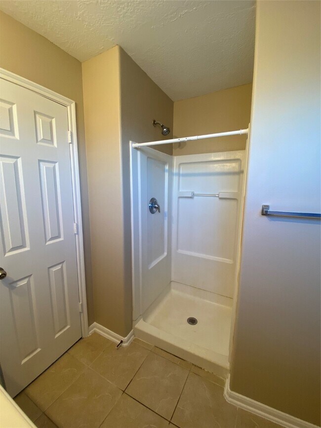 Building Photo - 13993 Buckskin Dr