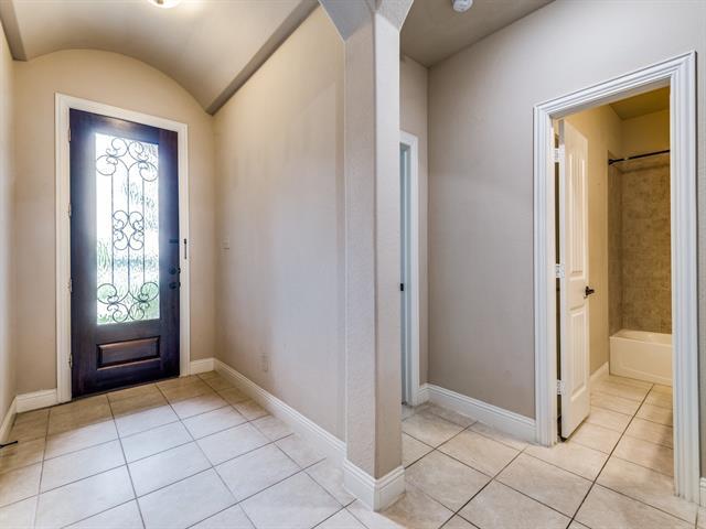 Building Photo - 820 Callcott St