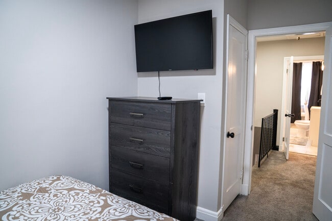 Building Photo - 8623 Willow Oak Rd