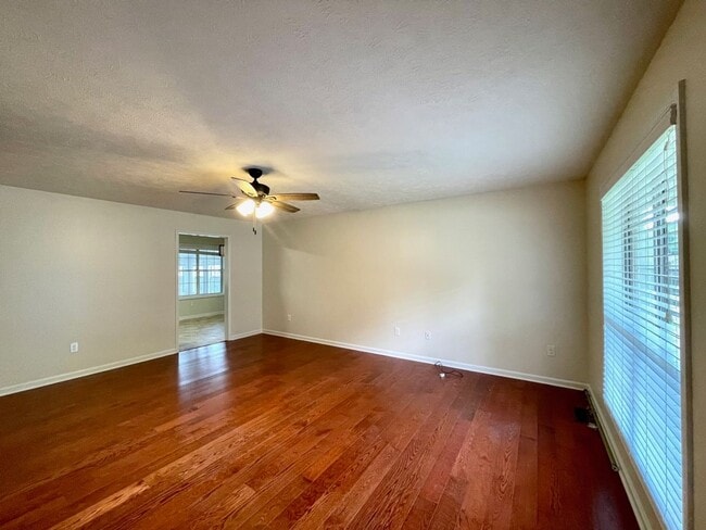 Building Photo - *Reduced Rent* Home Sweet Home