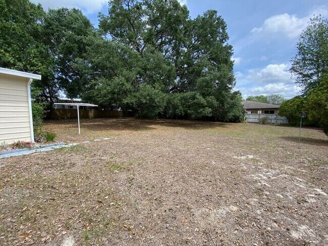 Building Photo - 2/2 Lady Lake Home