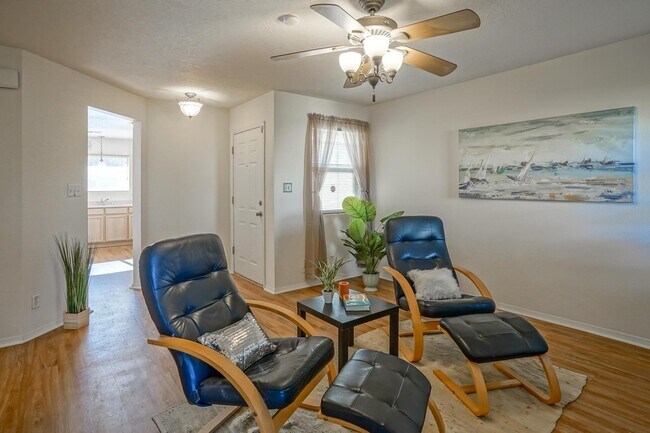 Building Photo - 3146 Chama Meadows Dr NE