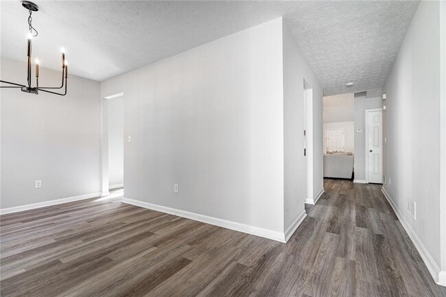 Building Photo - 2493 Barndale Dr
