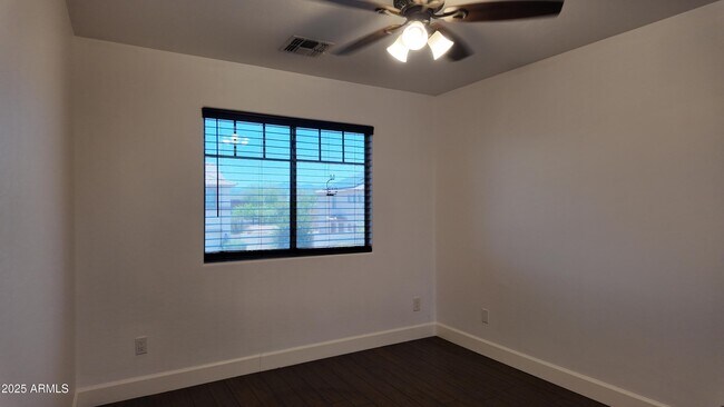 Building Photo - 4414 W Donner Dr