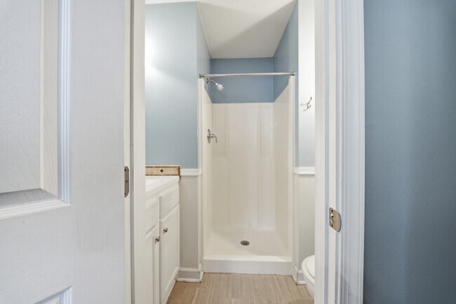 Building Photo - 824 W Ocean View Ave