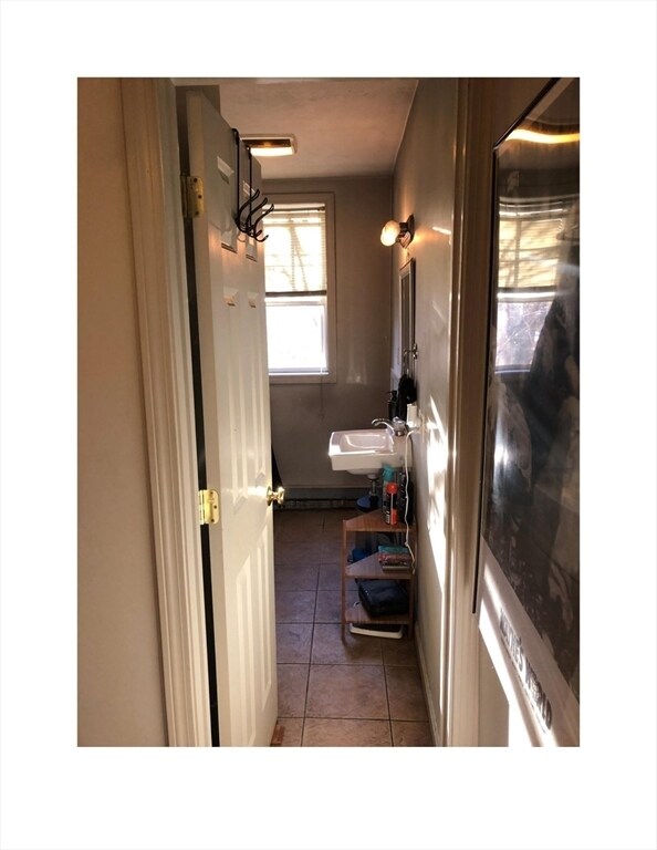 Building Photo - 263 Main St