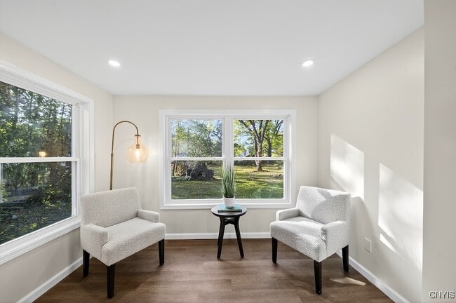 Building Photo - 127 E Warrington Rd