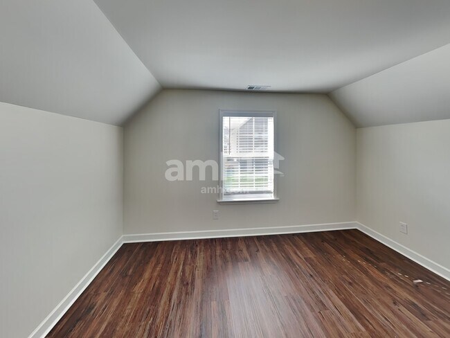 Building Photo - 3047 Romain Trail