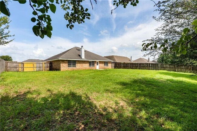 Building Photo - 2940 Jersey Dr W
