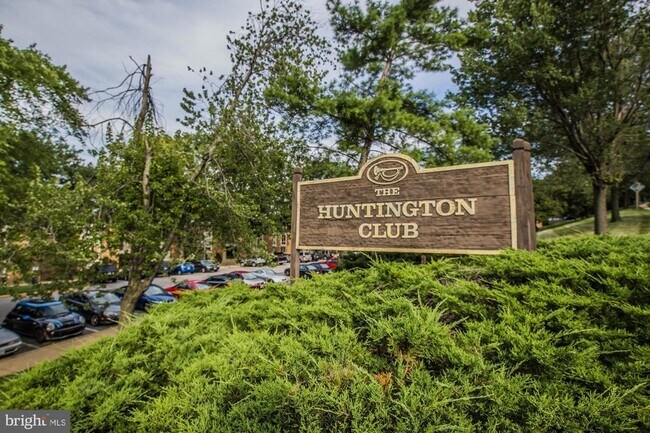 Building Photo - 2612 Fort Farnsworth Rd