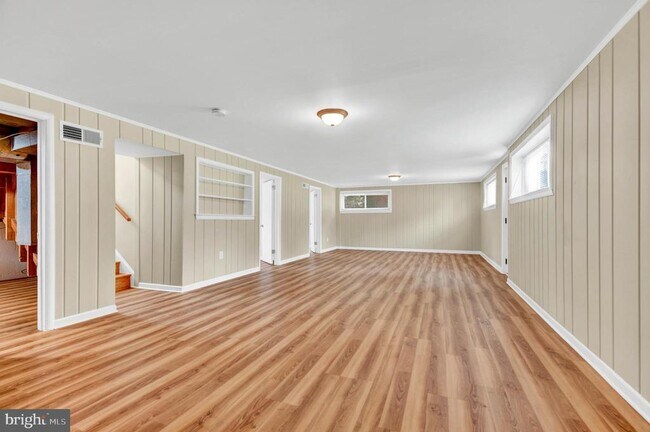 Building Photo - 10228 Farnham Dr