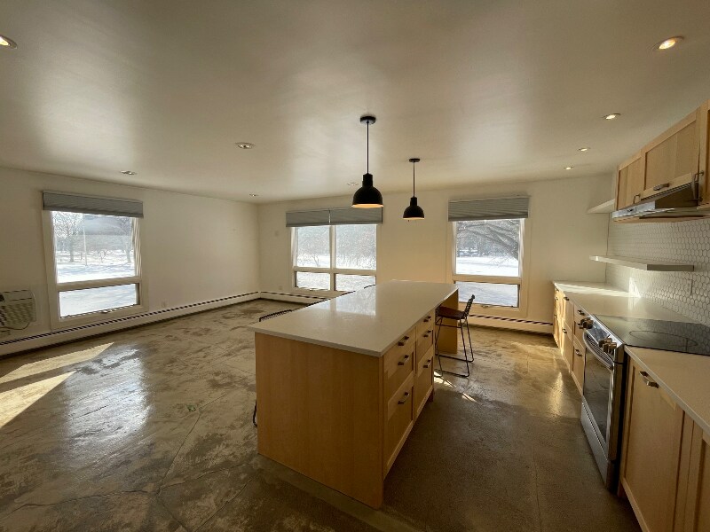 Building Photo - 1575 Cherboneau Pl