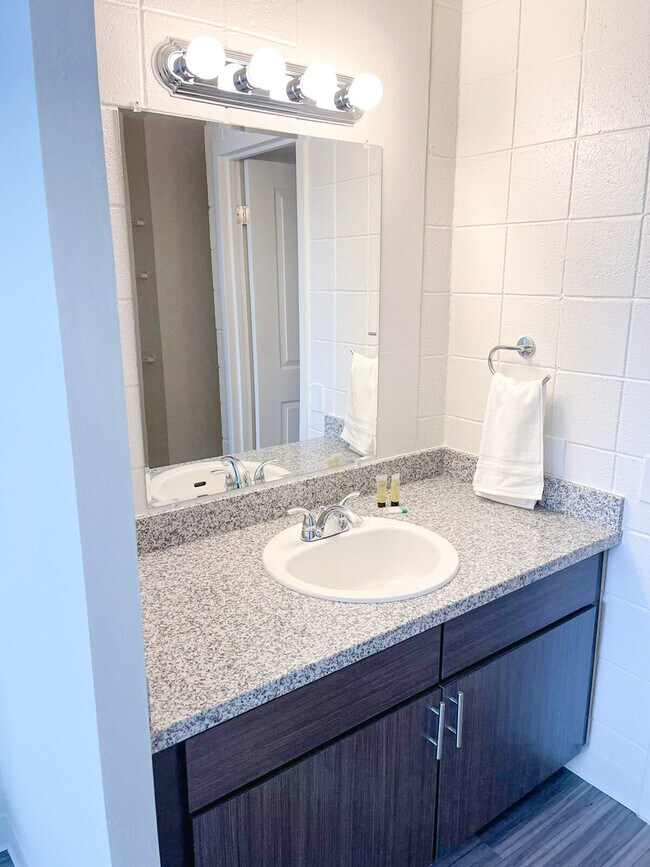 Building Photo - 2515 Burnet Ave