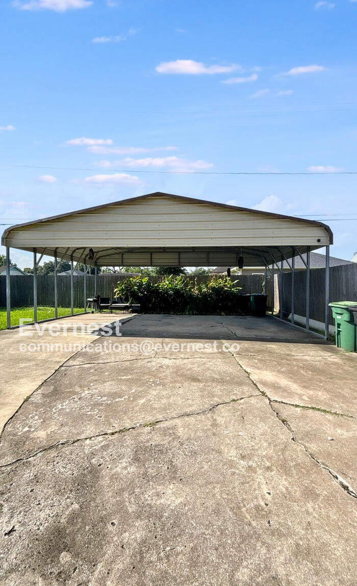 Building Photo - 3340 Blodgett St