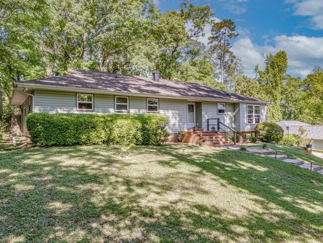 Building Photo - 3212 Springdale Dr