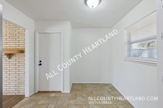 Building Photo - 4236 NW 48th St