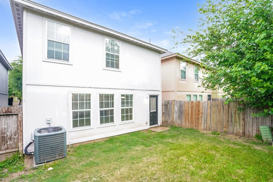 Building Photo - 4939 N Cancun Dr