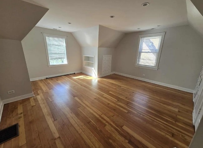 Building Photo - 5015 N Monitor Ave