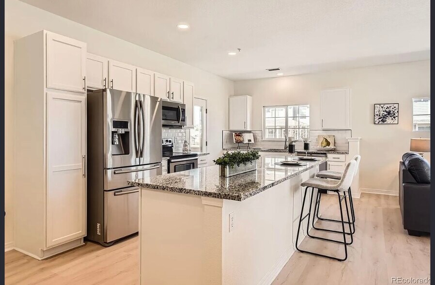 Building Photo - 9557 Pearl Cir