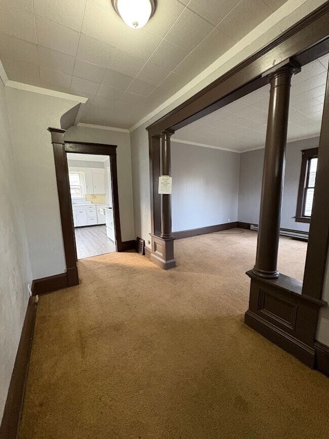 Building Photo - 1411 Spring Ave NE