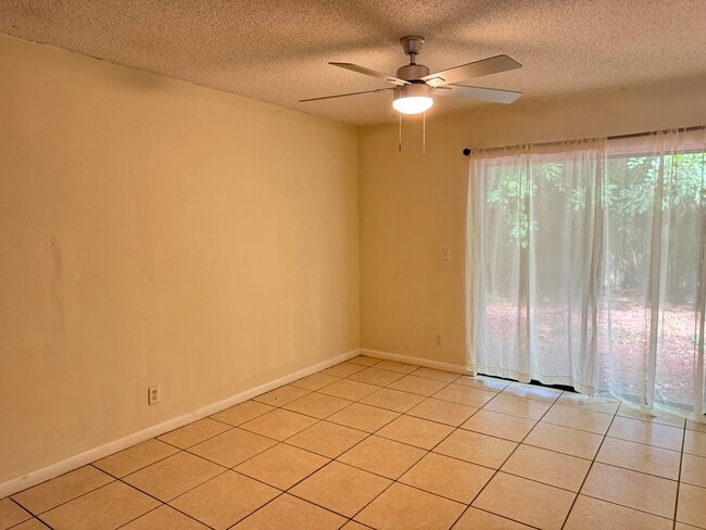 Building Photo - 1119 Goldenrod Rd