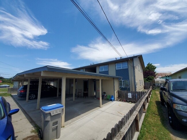 Building Photo - 431 S 16th St