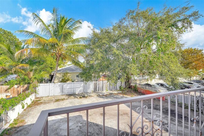 Building Photo - 8295 NE Miami Ct