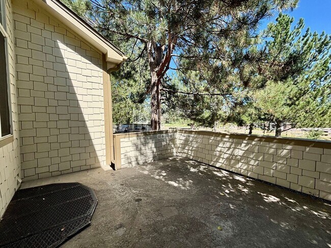 Building Photo - 8512 S Lewis Way