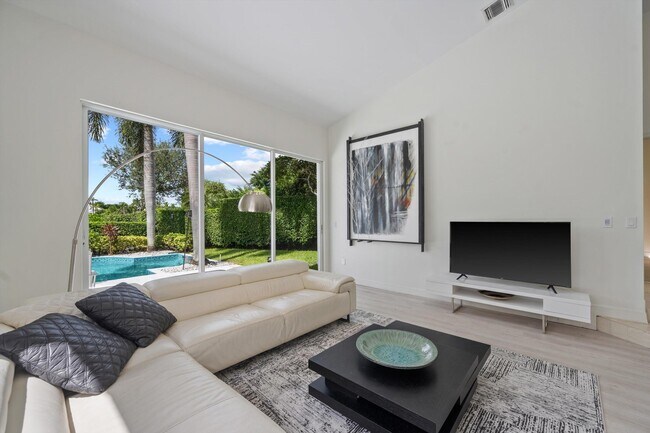 Building Photo - 2587 Muir Cir