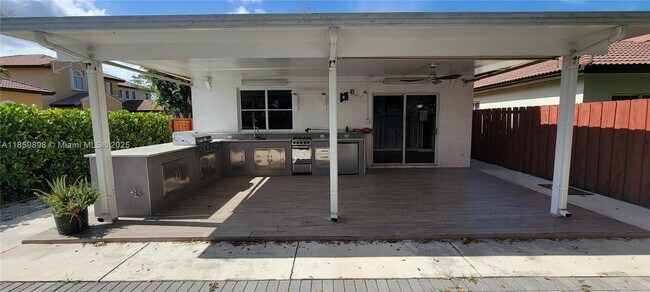 Building Photo - 2501 NE 41st Terrace