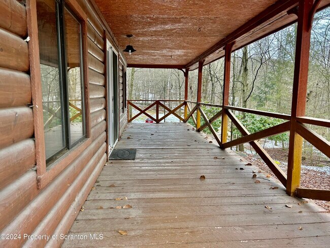 Building Photo - 4035 Upper Podunk Rd