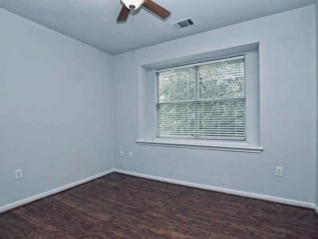 Building Photo - 3300 Forest Creek Dr