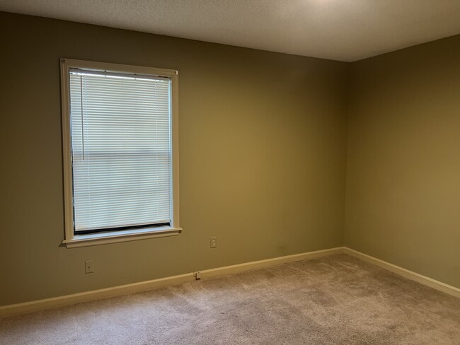 Building Photo - 808 Barony Ln