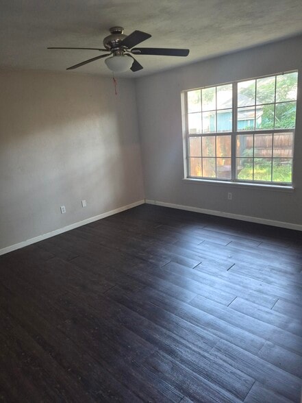 Building Photo - 4166 Laurel Oak Cir