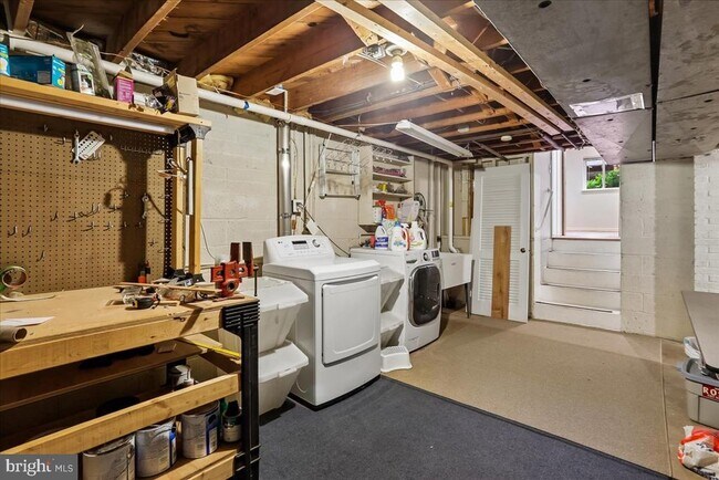 Building Photo - 1703 Tilton Dr