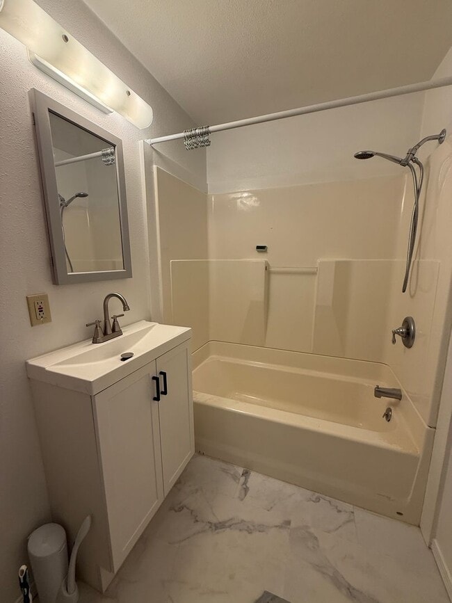 Building Photo - Houston 1536/1538