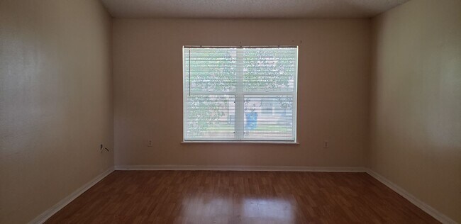 Building Photo - ~4/2.5~Curtis Ave~Groveland Lake Dot Landing~Big Corner Lots with lots a room!