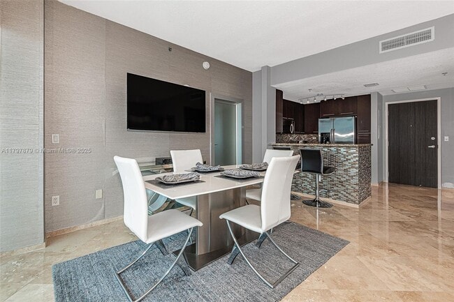 Building Photo - 6515 Collins Ave