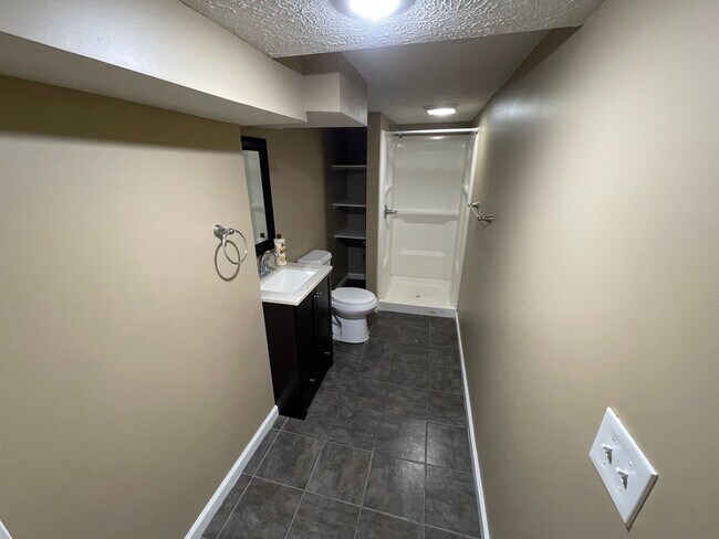 Building Photo - 5Bed/2Bath In Central Lincoln!