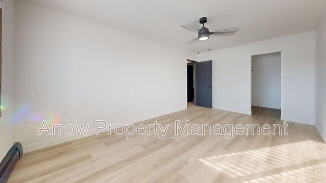 Building Photo - 215 E Arbor Ave