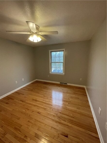 Building Photo - 1513 King Henry Dr