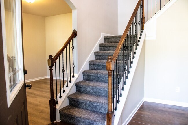 Building Photo - 1266 Coachman Way