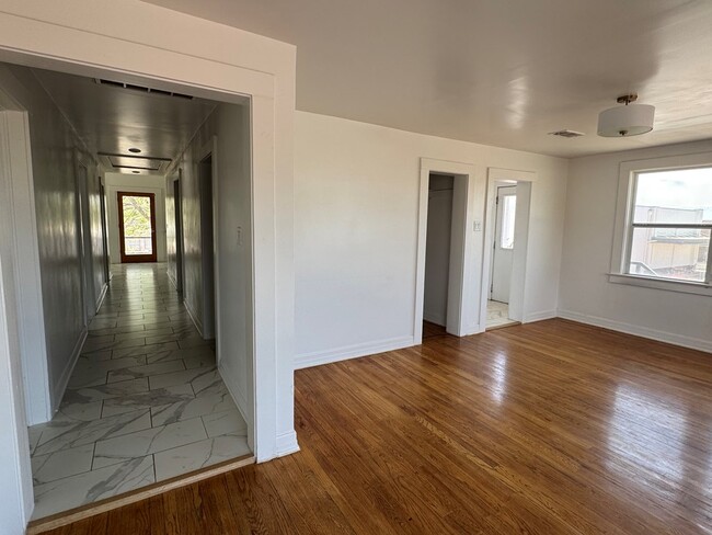 Building Photo - 120 N Austin St