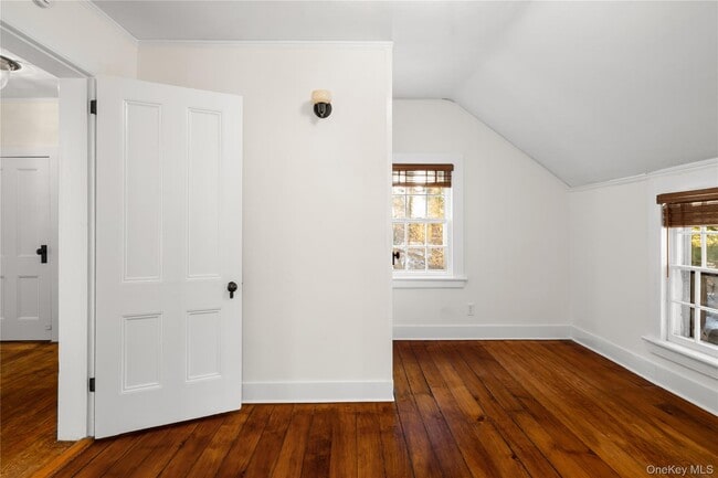 Building Photo - 127 NY-100