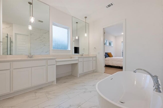 Building Photo - 2240 Sawdust Dr