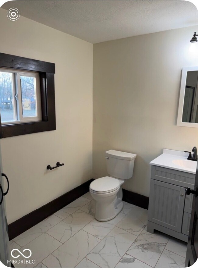 Building Photo - 10540 E 25th St