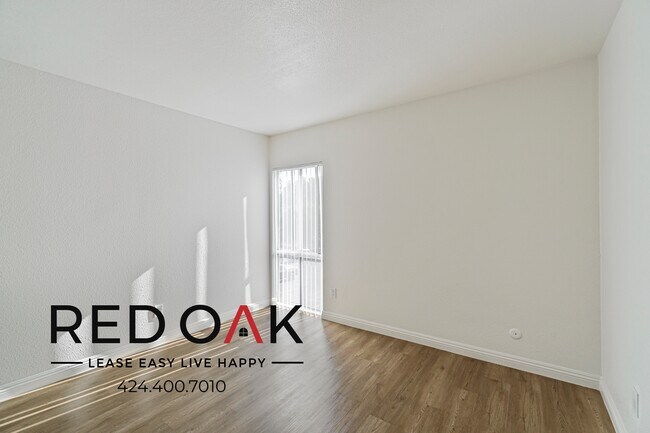 Building Photo - 17830 1/3 Sherman Way -348