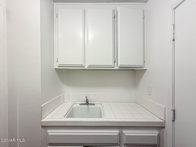 Building Photo - 12057 Falcon Crest Way