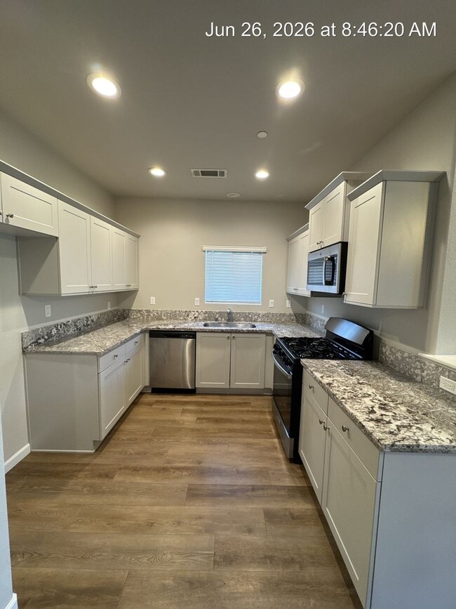 Building Photo - 4319