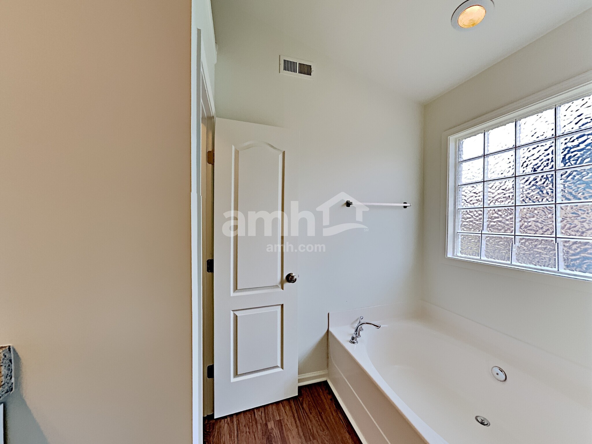 Building Photo - 1119 Bridlemine Dr